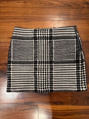 Theory Black and White Houndstooth Mini Skirt